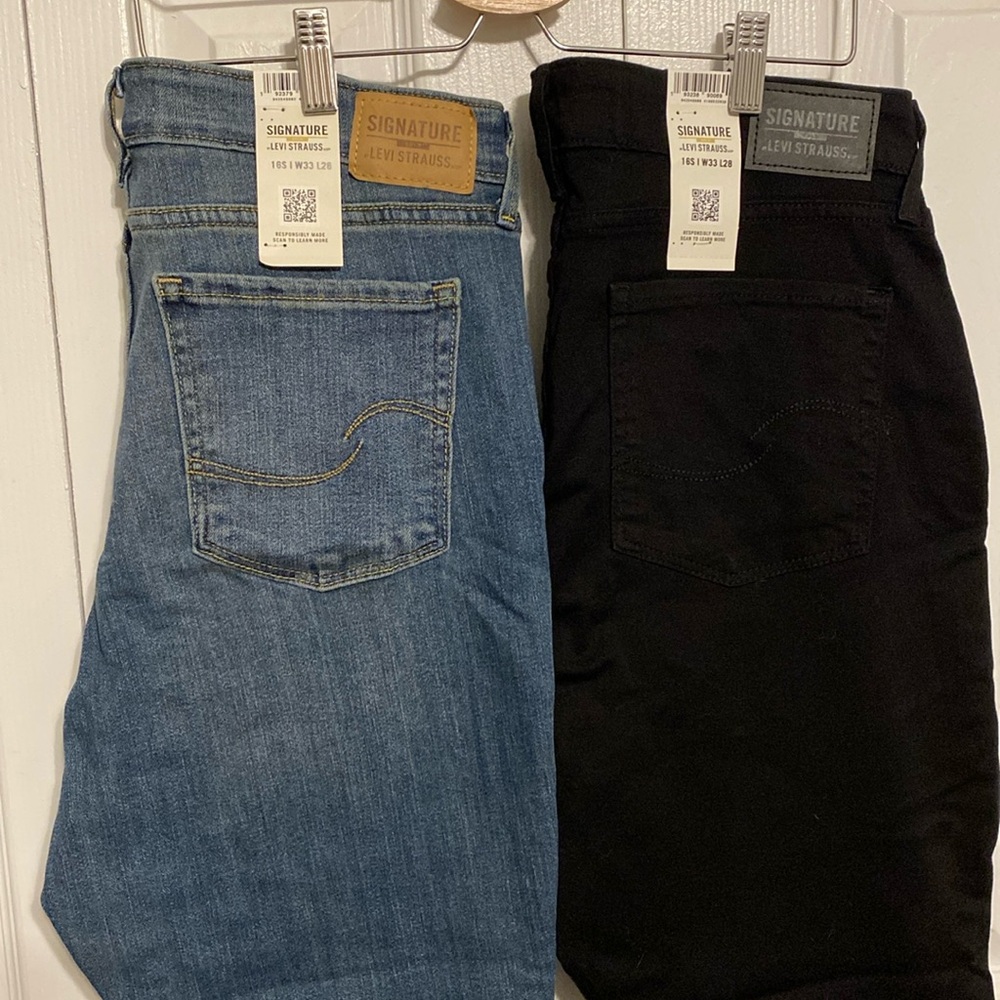 NWT set of 2 Levi Signature Jeans